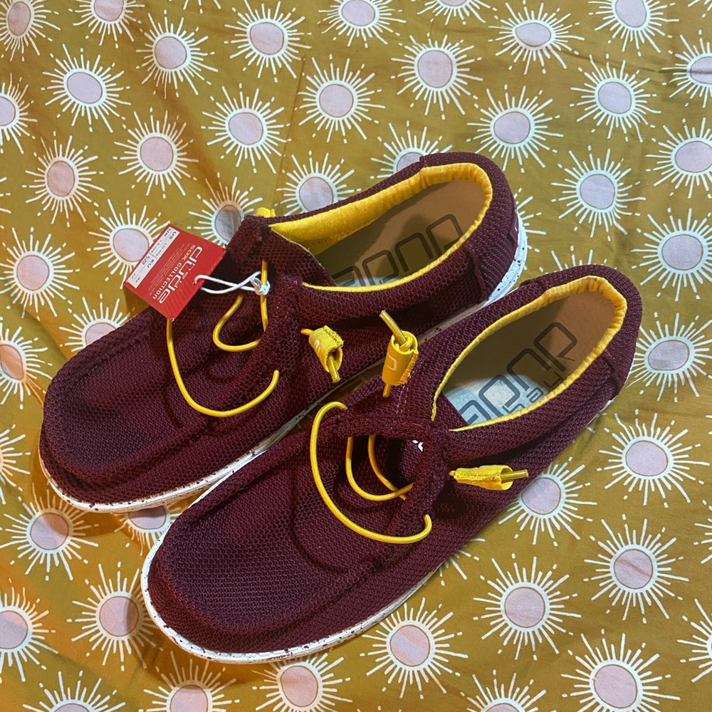 NWT burgandy and yellow hey dudes